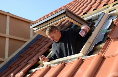 Pose de fenêtres de toit Velux à Poujols